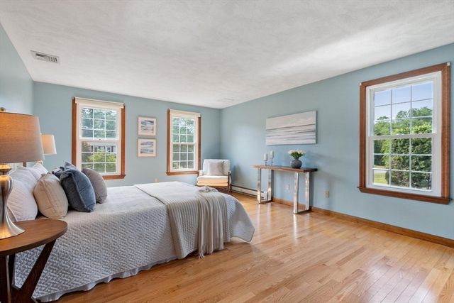 19 Villanova Dr, Westford, MA 01886