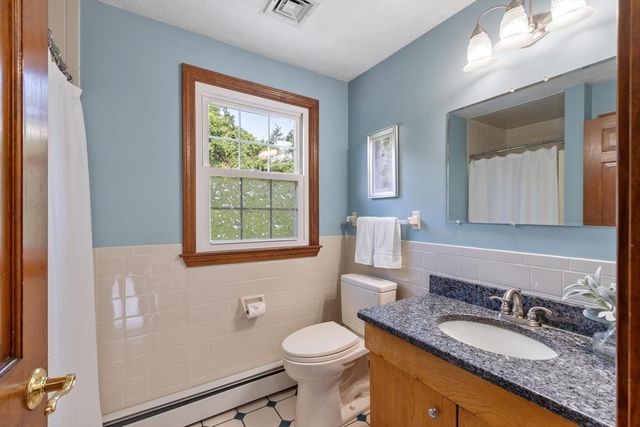 19 Villanova Dr, Westford, MA 01886