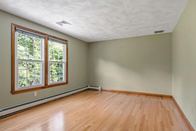 19 Villanova Dr, Westford, MA 01886