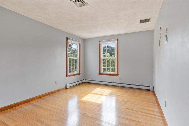 19 Villanova Dr, Westford, MA 01886