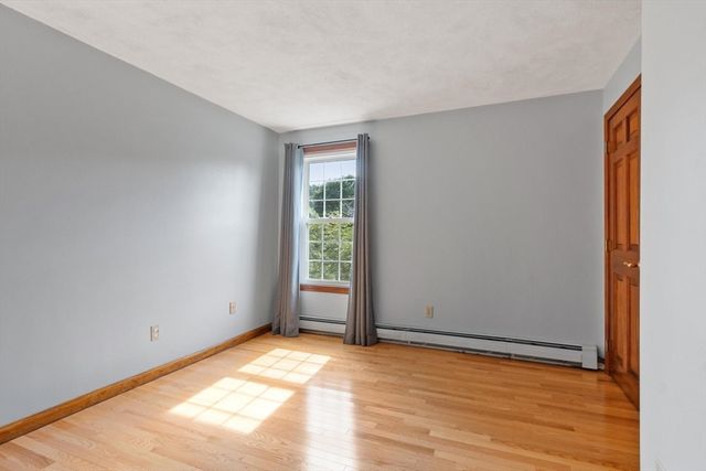 19 Villanova Dr, Westford, MA 01886