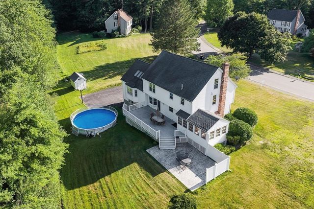 19 Villanova Dr, Westford, MA 01886