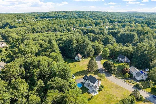 19 Villanova Dr, Westford, MA 01886