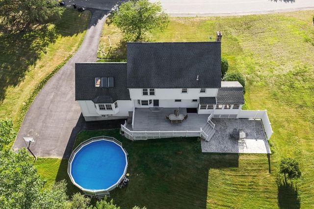 19 Villanova Dr, Westford, MA 01886