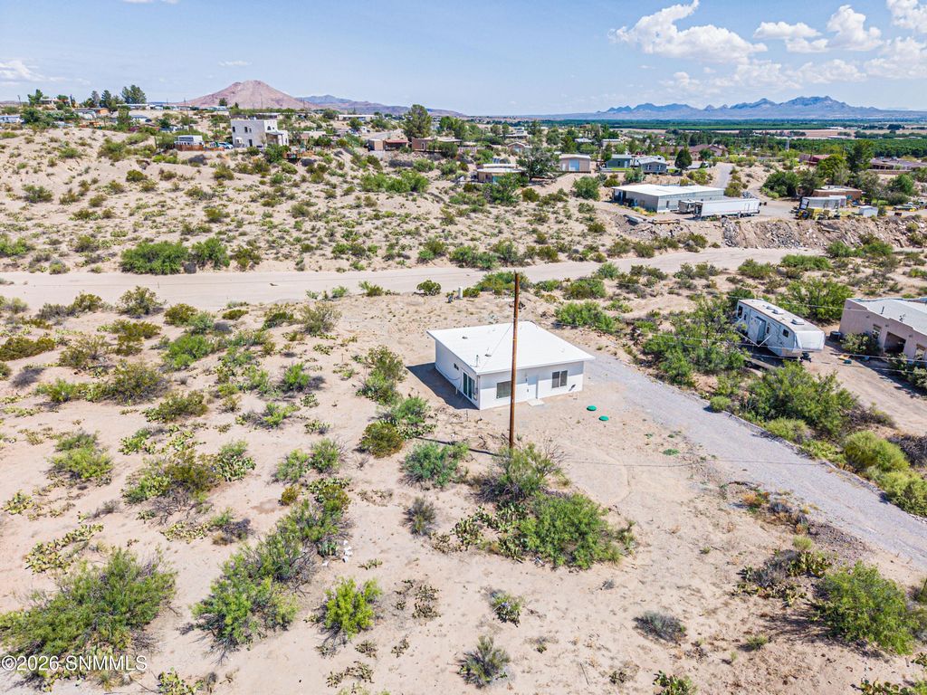 487 Ruby Hills Court, Las Cruces, NM 88005