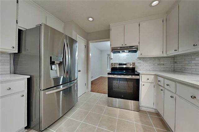 3521 Birchwood Trail, Snellville, GA 30078