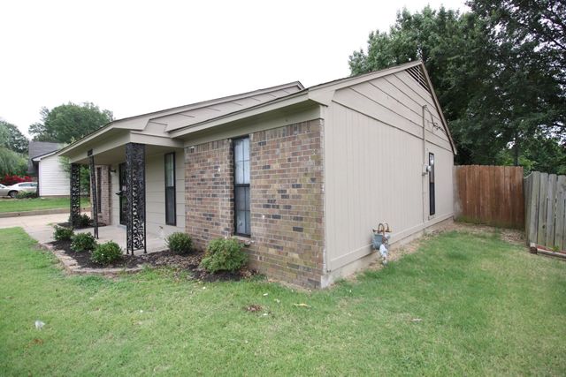 2831 GRUBER DR, Memphis, TN 38127