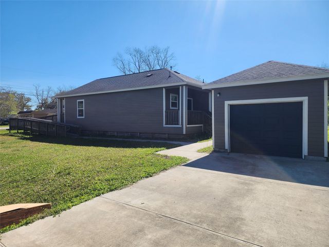 2510 24th Street, Dickinson, TX 77539