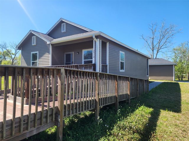 2510 24th Street, Dickinson, TX 77539