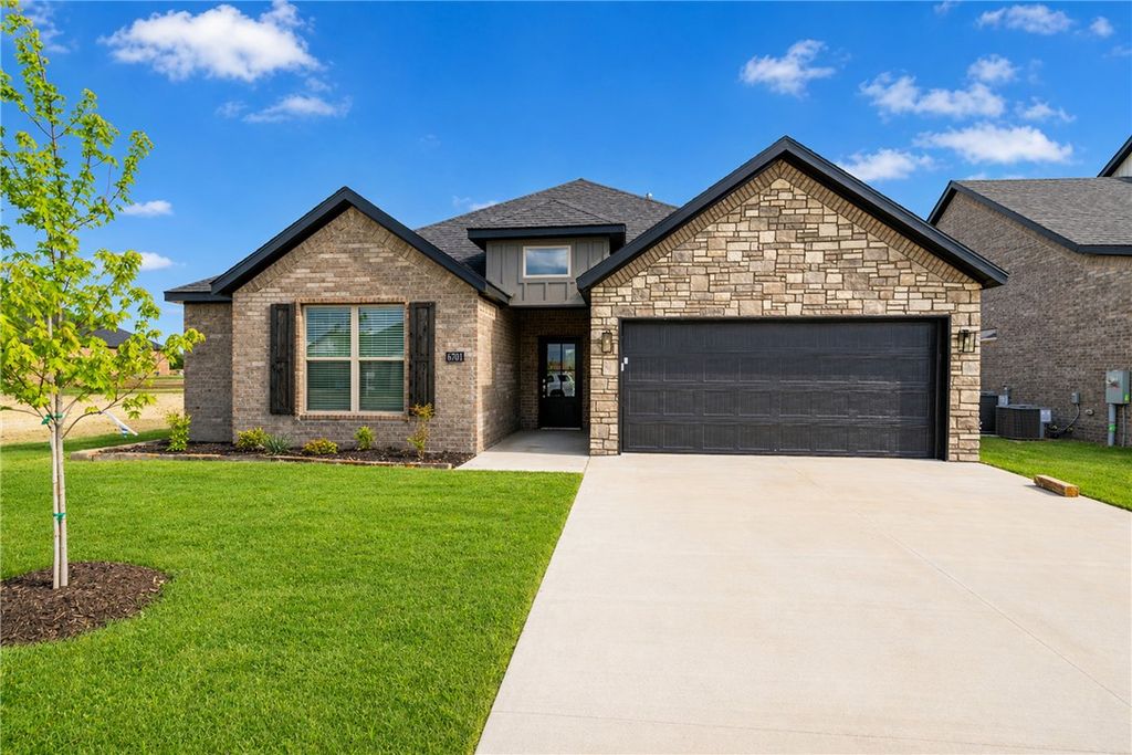 6701 SW High Meadow Boulevard, Bentonville, AR 72713