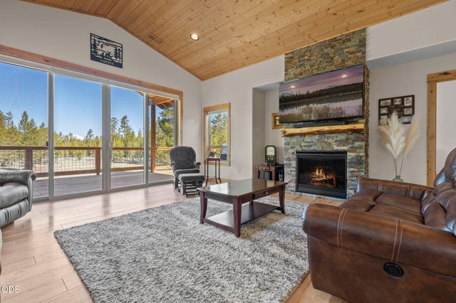 16780 Sun Country Drive, Bend, OR 97707