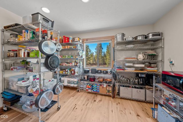 16780 Sun Country Drive, Bend, OR 97707