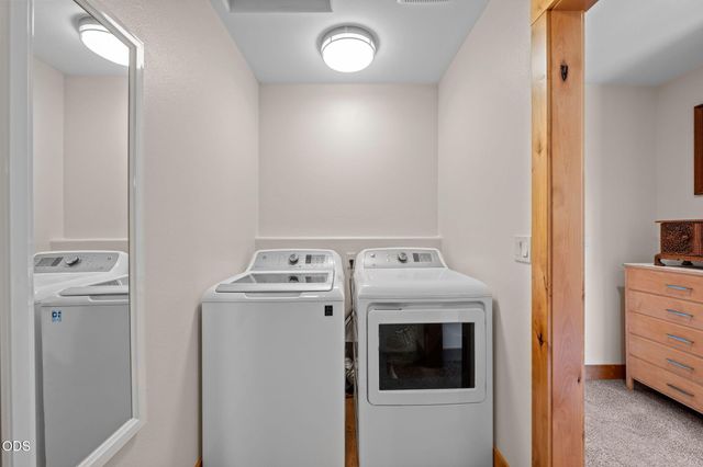 16780 Sun Country Drive, Bend, OR 97707