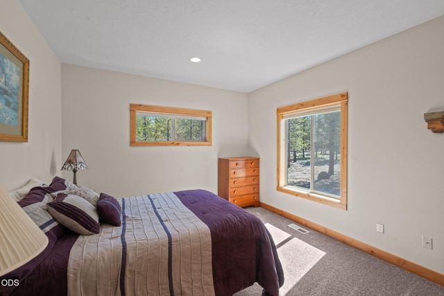 16780 Sun Country Drive, Bend, OR 97707