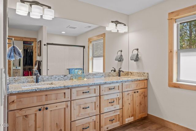 16780 Sun Country Drive, Bend, OR 97707