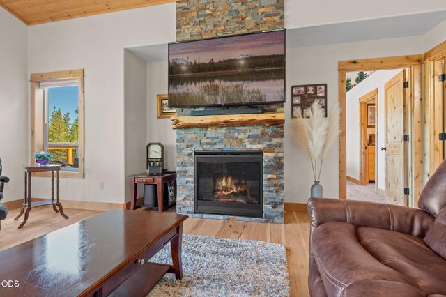 16780 Sun Country Drive, Bend, OR 97707