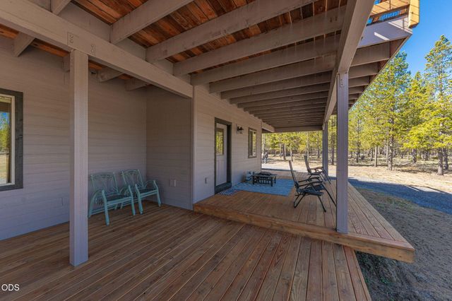 16780 Sun Country Drive, Bend, OR 97707