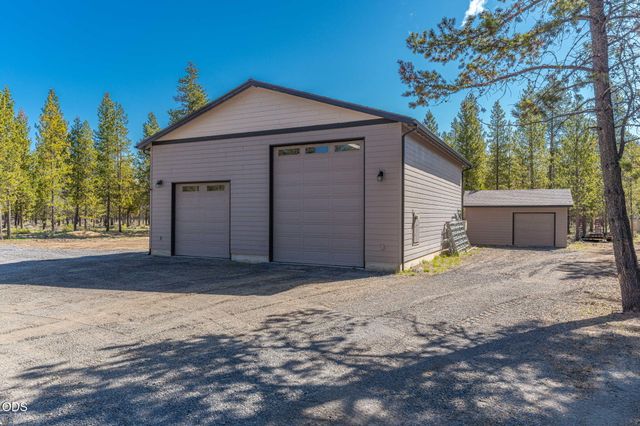 16780 Sun Country Drive, Bend, OR 97707