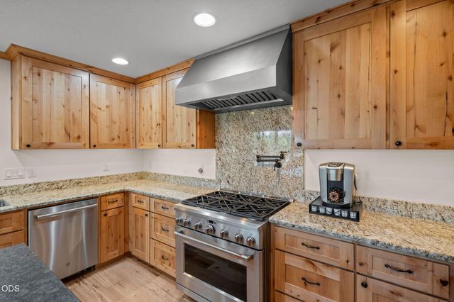 16780 Sun Country Drive, Bend, OR 97707