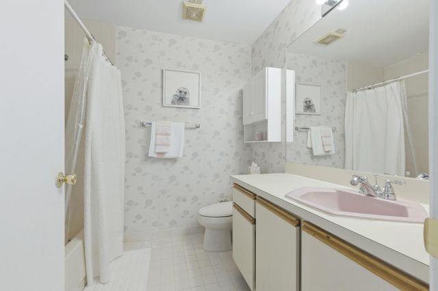 4353 Woodstock Drive N B, West Palm Beach, FL 33409