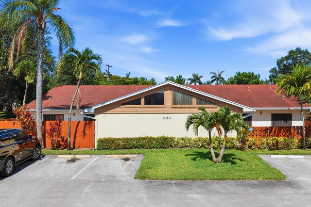 4353 Woodstock Drive N B, West Palm Beach, FL 33409