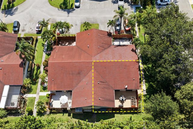 4353 Woodstock Drive N B, West Palm Beach, FL 33409