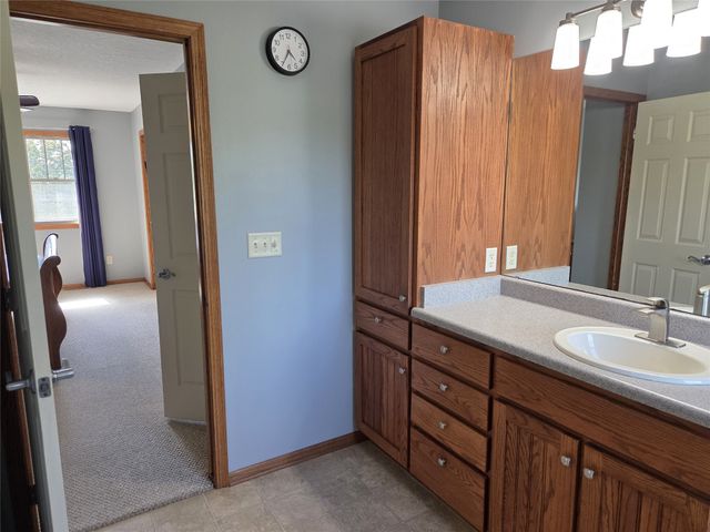 2013 Country Club Road, Indianola, IA 50125