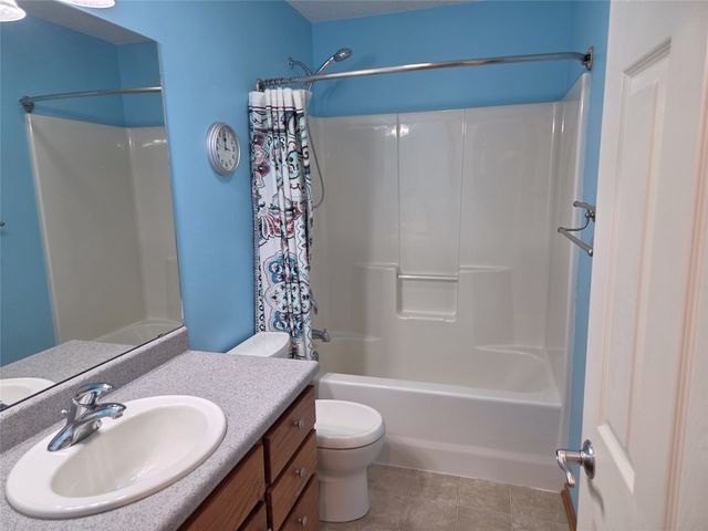2013 Country Club Road, Indianola, IA 50125
