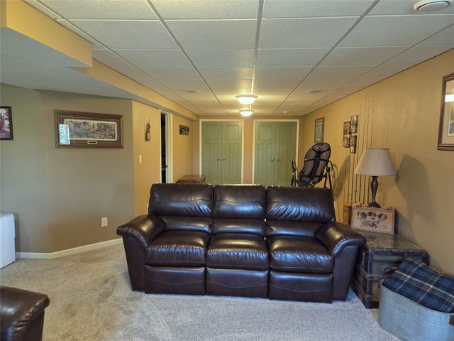 2013 Country Club Road, Indianola, IA 50125