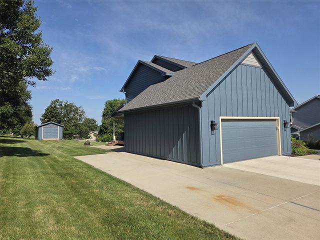 2013 Country Club Road, Indianola, IA 50125