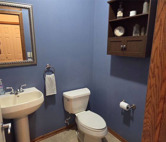 2013 Country Club Road, Indianola, IA 50125