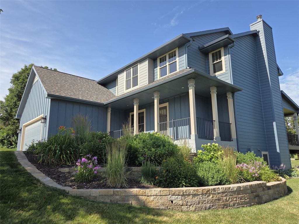 2013 Country Club Road, Indianola, IA 50125