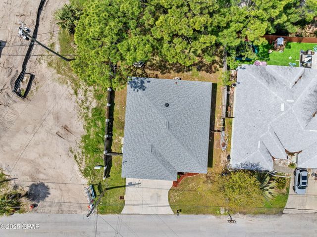 897 N Beach Way, Panama City, FL 32407