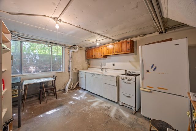 2920 Kingman Boulevard, Des Moines, IA 50311