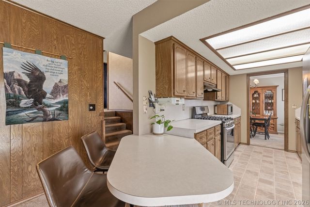 112 E 12th Street, Sand Springs, OK 74063