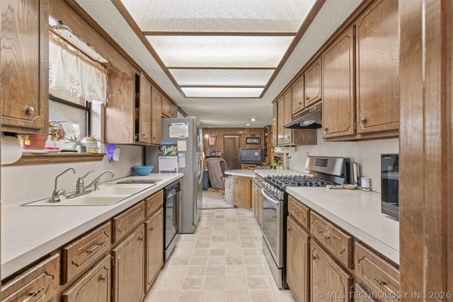 112 E 12th Street, Sand Springs, OK 74063