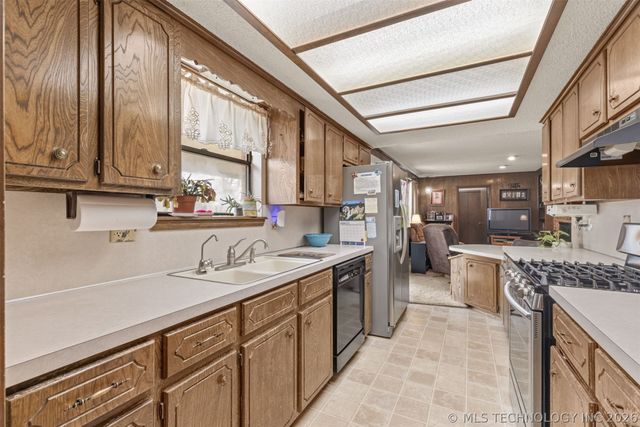 112 E 12th Street, Sand Springs, OK 74063