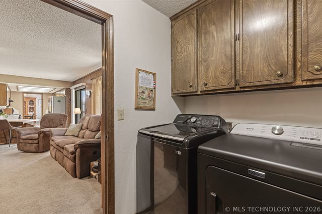 112 E 12th Street, Sand Springs, OK 74063