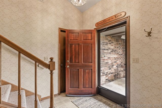 112 E 12th Street, Sand Springs, OK 74063