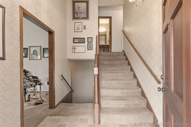 112 E 12th Street, Sand Springs, OK 74063