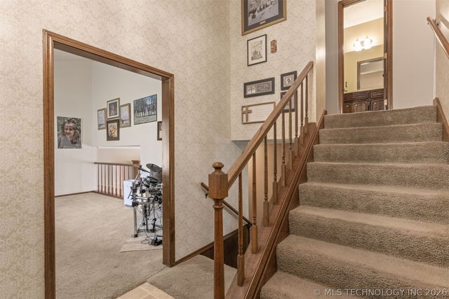 112 E 12th Street, Sand Springs, OK 74063