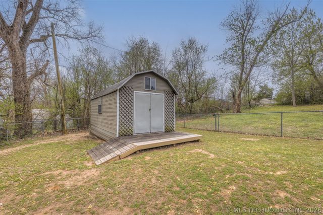 112 E 12th Street, Sand Springs, OK 74063