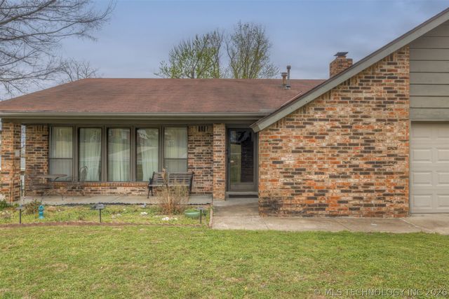112 E 12th Street, Sand Springs, OK 74063