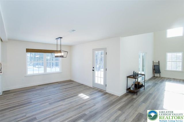 144 cameilla, Polk Twp, PA 18058