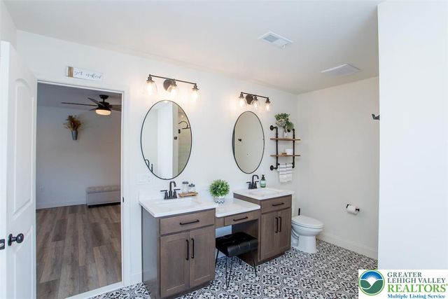 144 cameilla, Polk Twp, PA 18058