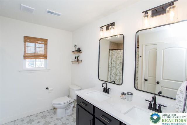 144 cameilla, Polk Twp, PA 18058