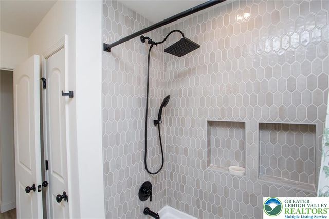 144 cameilla, Polk Twp, PA 18058