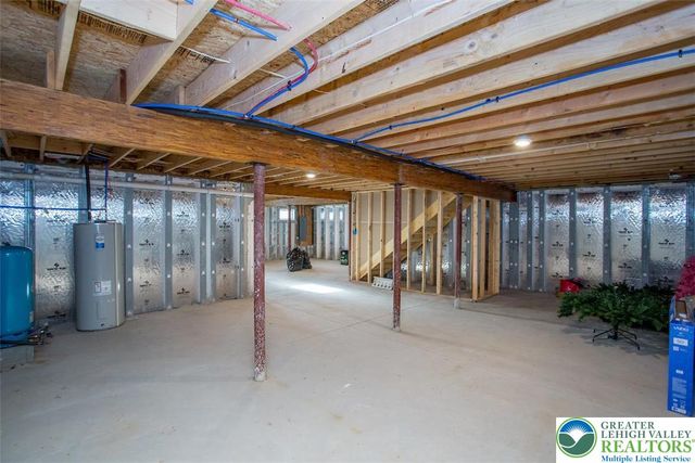 144 cameilla, Polk Twp, PA 18058