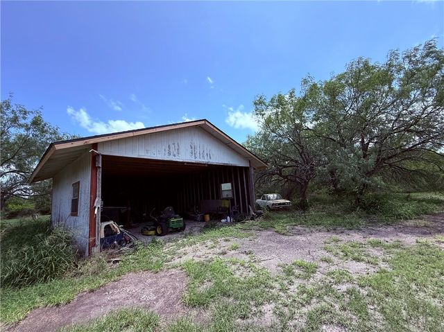 5742 Hidden Valley Loop, Sandia, TX 78383