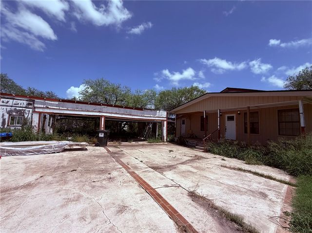 5742 Hidden Valley Loop, Sandia, TX 78383